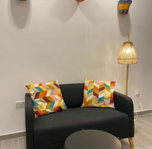 Nina, A Centrally Located Summery Studio Apartment